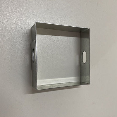 Phụ kiện khay cáp mạ kẽm OEM Giá đỡ khay cáp dọc